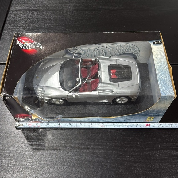 Ferrari 360 Spider Hotwheels Large Scale Model Car - Picture 7 of 8